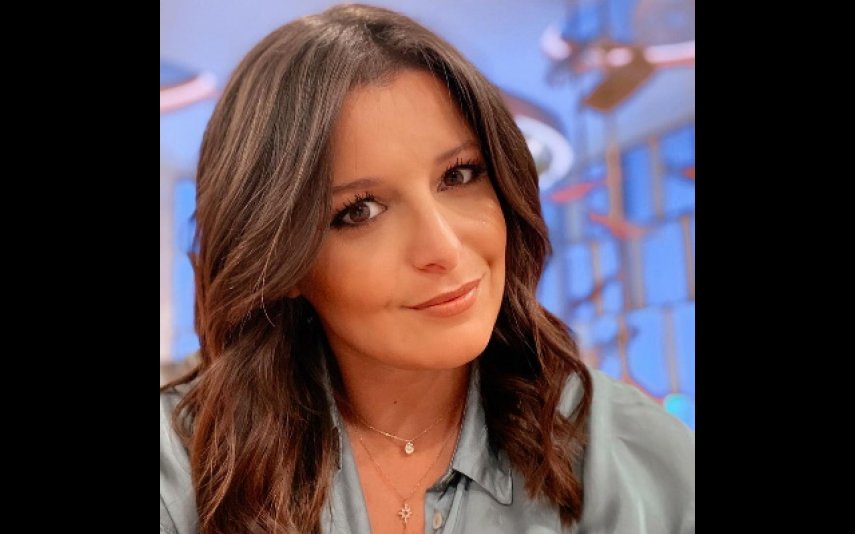 Maria Botelho Moniz fez uma confissão peculiar sobre a relação com Cristina Ferreira. A apresentadora tem medo dos telefonemas da 'patroa'.