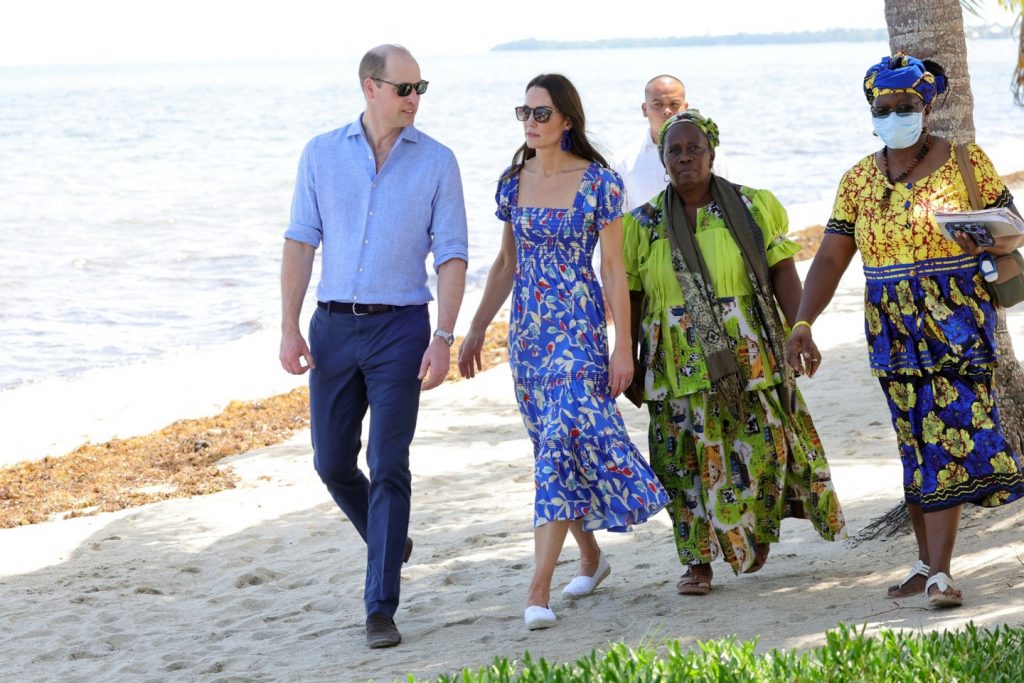 Kate Middleton com look descontraído em Belize