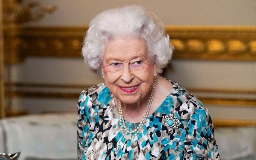 É caA rainha Isabel II deixou uma carta secreta que só pode ser lida em 2085. Saiba tudo sobre este documento e a instrução que a monarca deixou.da vez mais caro financiar a rainha Isabel II e a família. O ano 2021 bateu todos os recordes, de acordo com as contas mais recentes.
