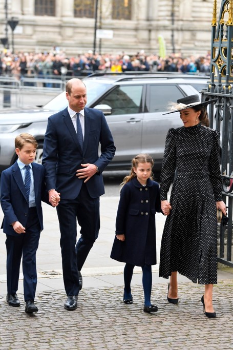 Charlotte e George roubam atenções na cerimónia de homenagem ao príncipe Filipe de Edimburgo