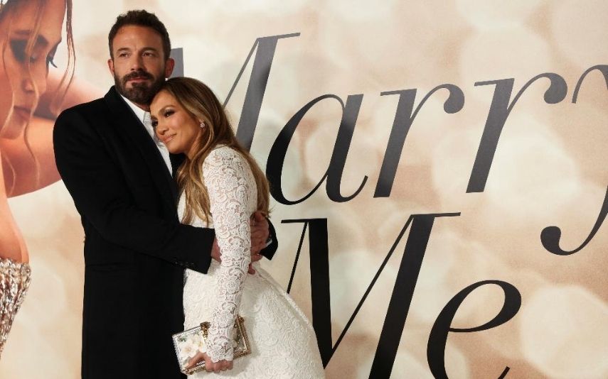 Jennifer Lopez e Ben Affleck vão casar! Depois de revelados os pormenores do pedido de casamento e do anel de noivado, sabe-se agora detalhes do acordo pré-nupcial que não deixa de fora nem a vida íntima do casal!