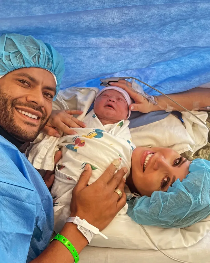 Hulk e Camila Ângelo já são pais de Zaya! A bebé, fruto da relação que deu muito que falar no Brasil, nasceu esta segunda-feira, dia 18 de abril