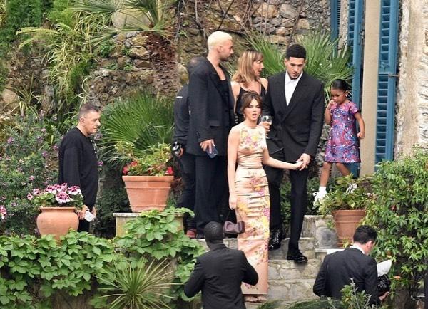 Kourtney Kardashian e Travis Barker Que luxo! Eis as fotos da cerimónia numa fortaleza em Itália