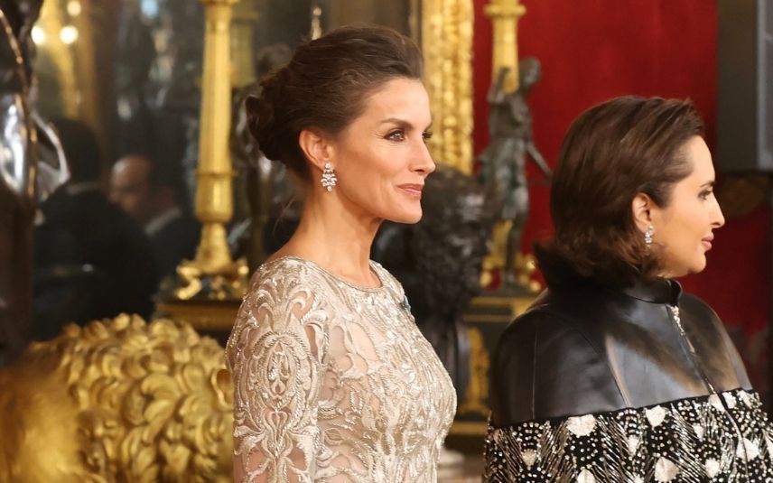 A rainha Letizia usou uns brincos de diamantes que estão a dar muito que falar. As joias custam milhares de euros e são património nacional.