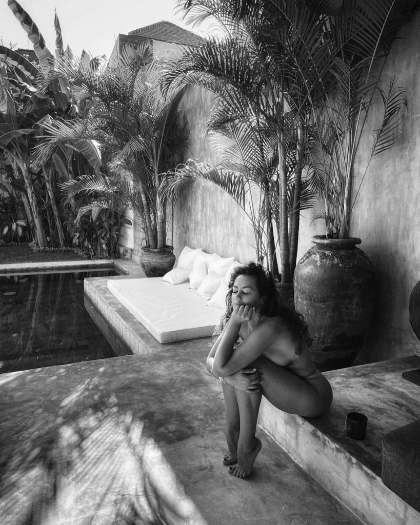 Sofia Ribeiro está de férias em Bali e incendiou a Internet com uma fotografia ousada em que surge em topless. Veja tudo!