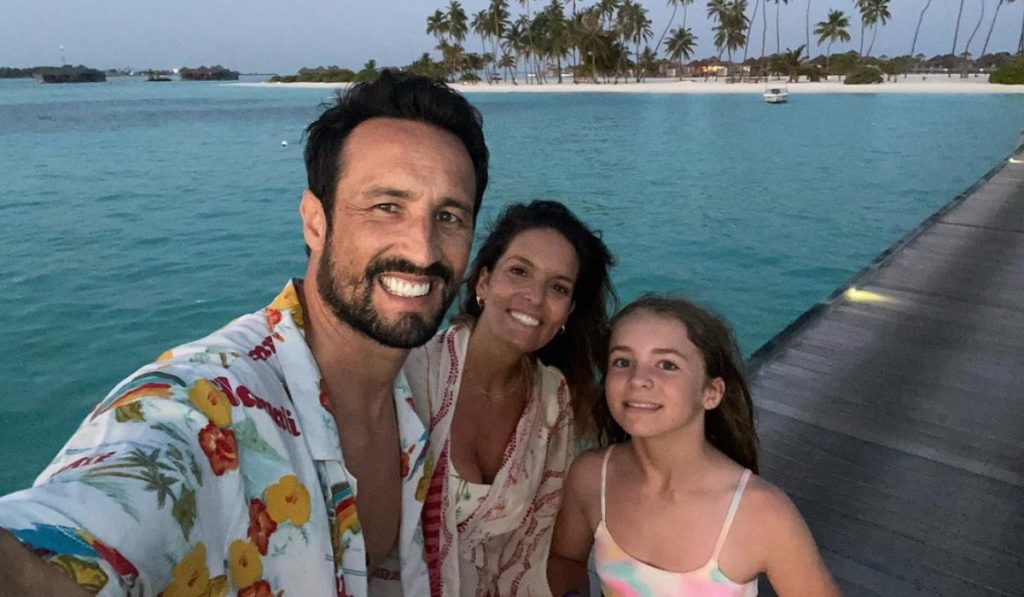 Diana Chaves e César Peixoto viajaram com a filha de ambos, PIlar, para um destino de praia fora de Portugal. Apresentadora recebe elogios.