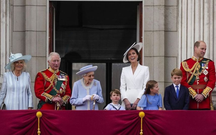 O príncipe Carlos emocionou-se durante as celebrações do Jubileu de Platina da rainha Isabel II, que começaram esta quinta-feira, 2 de junho, com o desfile Trooping de Colour, que celebra o aniversário da monarca.