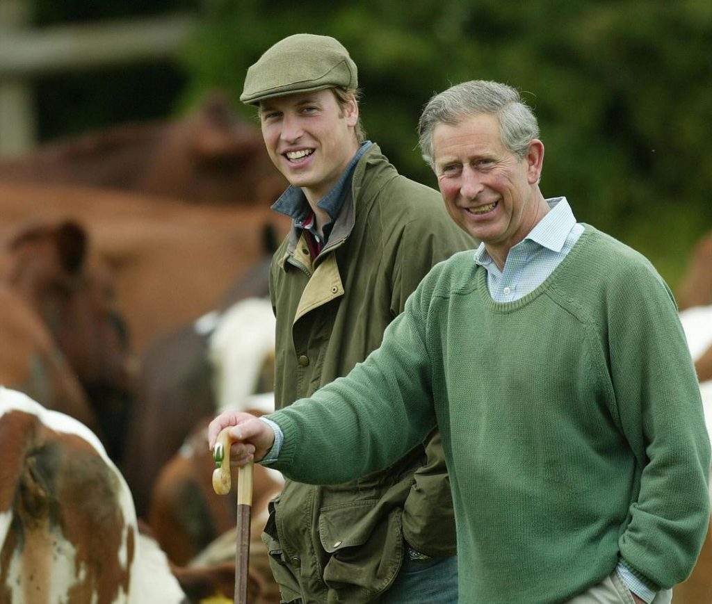 O príncipe William celebra esta terça-feira, 21 de junho, 40 anos! O pai, Príncipe Carlos e a avó paterna, rainha Isabel II partilharam fotos inéditas da evolução do duque de Cambridge