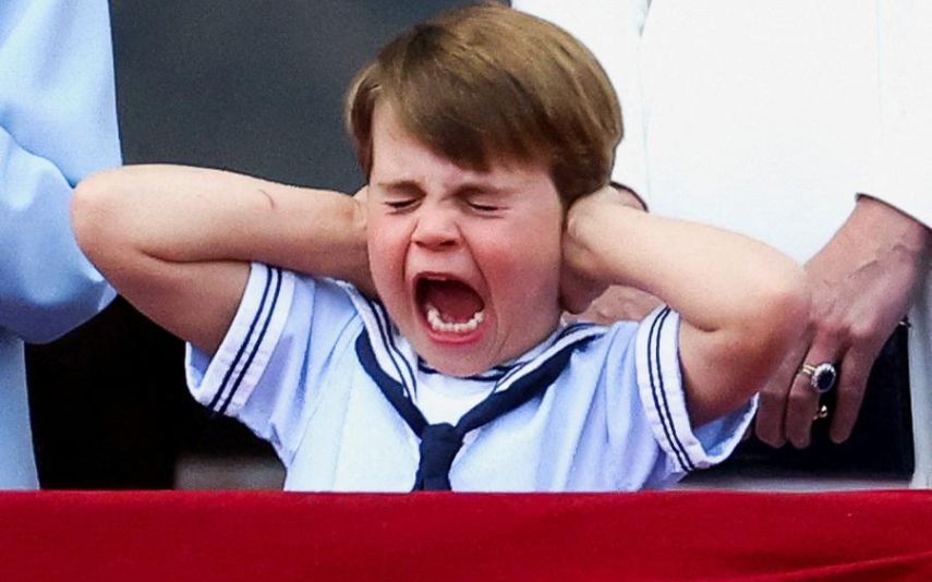 Filho mais novo de William e Kate, o príncipe Louis, de quatro anos, rouba o protagonismo a Isabel II.