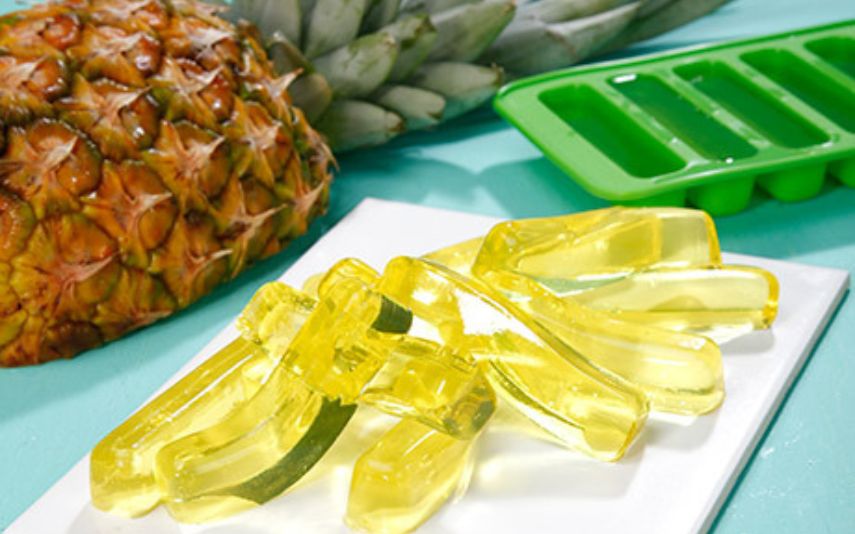 A receita das gomas de ananás demora apenas cerca de 15 minutos a ser feita e é a delícia dos mais novos. Saiba como fazer com apenas 3 ingredientes.