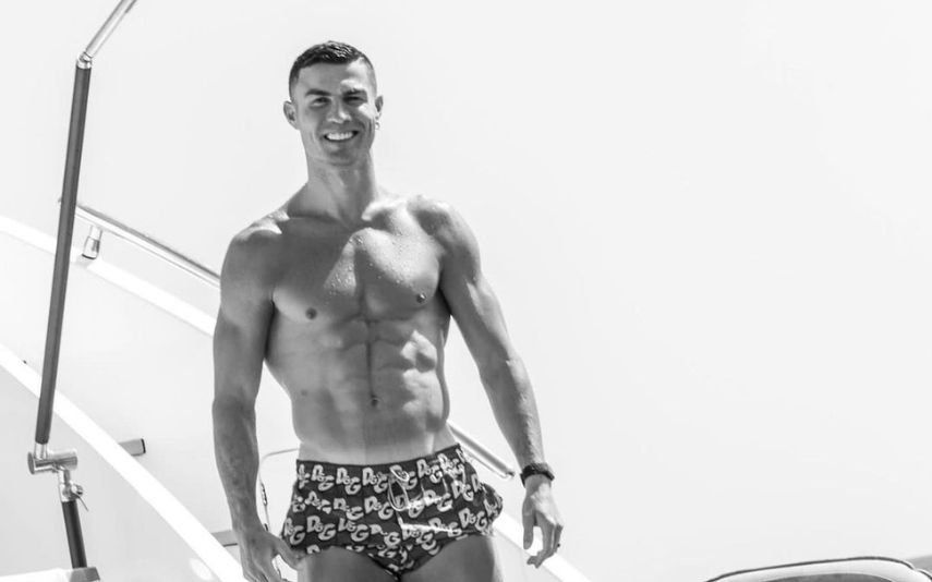 Cristiano Ronaldo e Georgina Rodríguez divertiram-se com os familiares e amigos em Ibiza a bordo do iate de luxo. Foi assim que disseram adeus às férias.