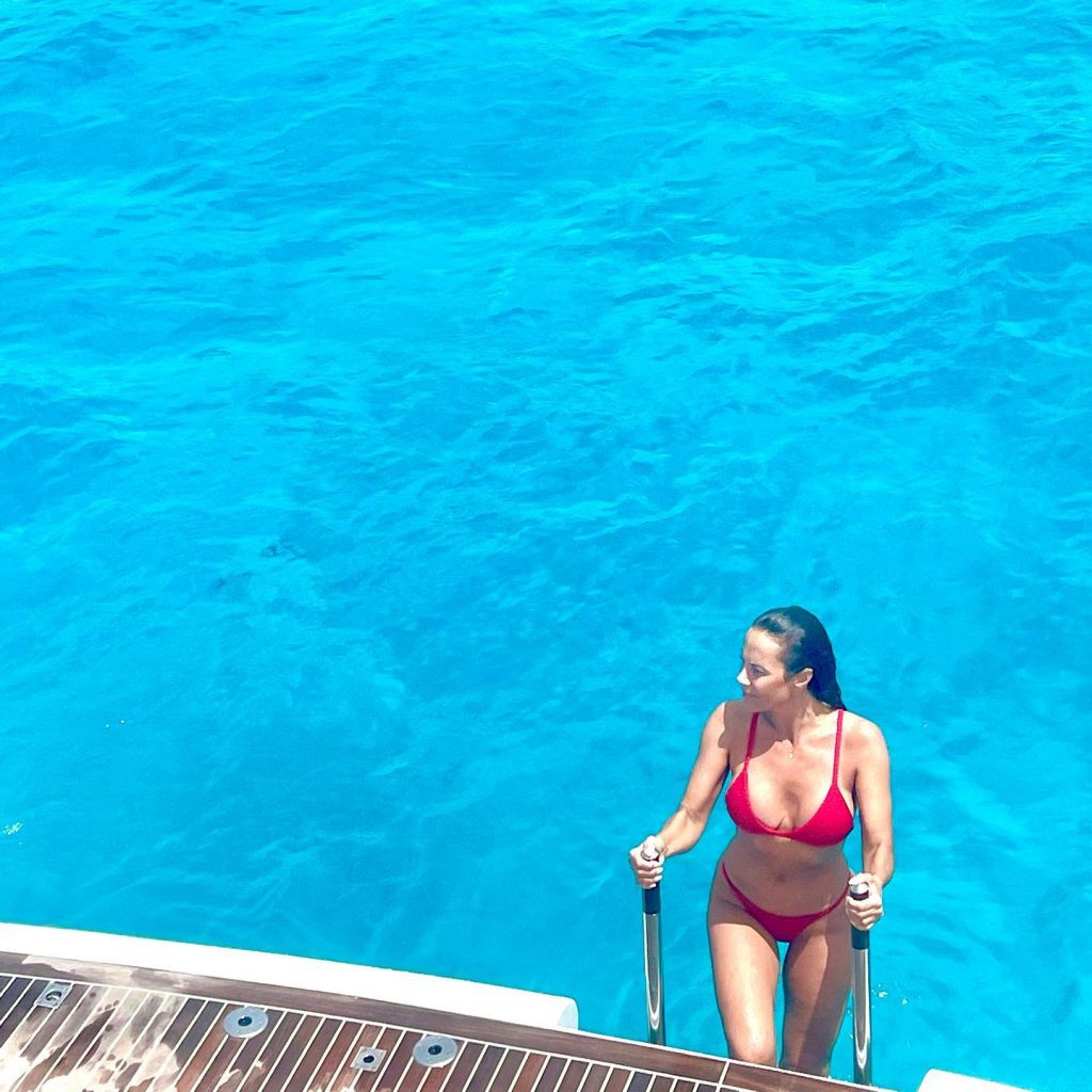 Iva Domingues está a desfrutar de uns dias de férias em Formentera. A apresentadora partilhou uma fotografia em biquíni e encantou os seguidores.