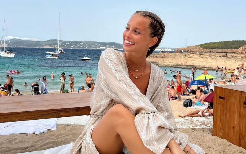 Margarida Corceiro rumou a Ibiza para descansar uns dias. O namorado, João Félix, brincou com um pormenor numa das fotografias partilhadas pela atriz.