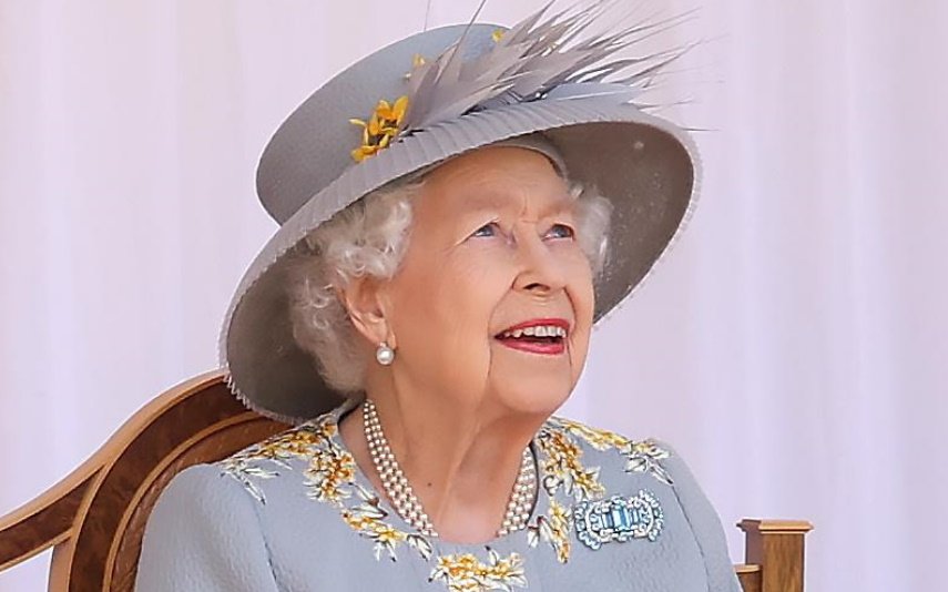 Soam os alarmes no Reino Unido. O estado de saúde cada vez mais debilitado da rainha Isabel II está a preocupar os britânicos.