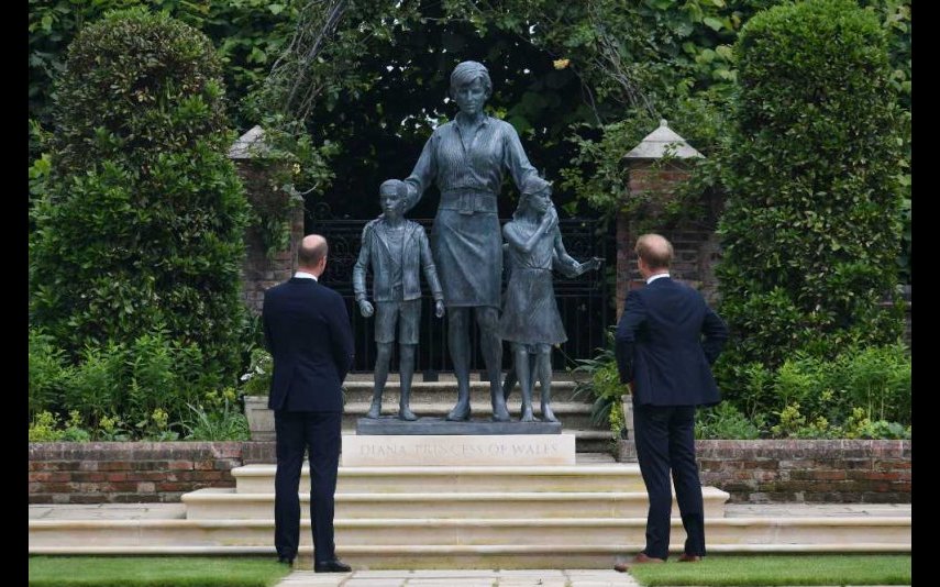 Alexandra Pettifer, ex-ama dos príncipes William e Harry, foi acusada de ter tido um caso com o príncipe Carlos, em 1995, e recebeu agora um pedido de desculpas público. As falsas premissas foram usadas por um jornalista da BBC para conseguir uma entrevista com a princesa Diana.