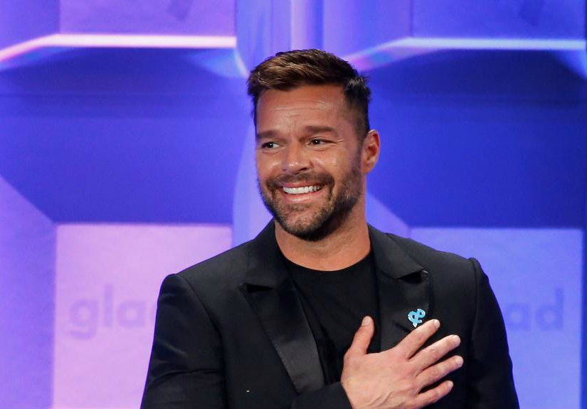 O Ricky Martin foi acusado do crime de violência doméstica. O cantor recebeu uma ordem de restrição por parte da polícia. Saiba tudo aqui!