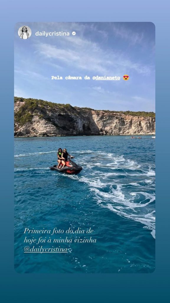 Cristina Ferreira encontra-se com Dânia Neto durante férias em Ibiza e esta foi a primeira foto que tiraram. Veja as imagens do encontro.