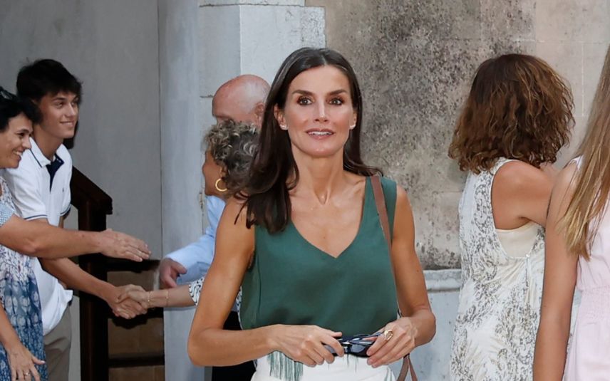 A rainha Letizia superou todas as expectativas com o look veranil que escolheu para dar início às férias de verão em Palma de Maiorca.