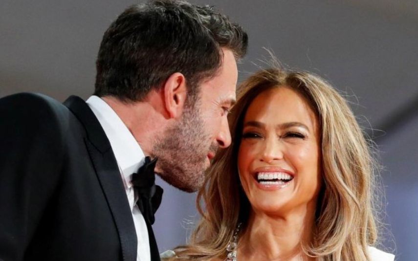 Jennifer Lopez e Ben Affleck estão afastados, três semanas depois de terem subido ao altar. O casal afastou-se após a lua de mel com o objetivo de reforçar os laços afetivos.