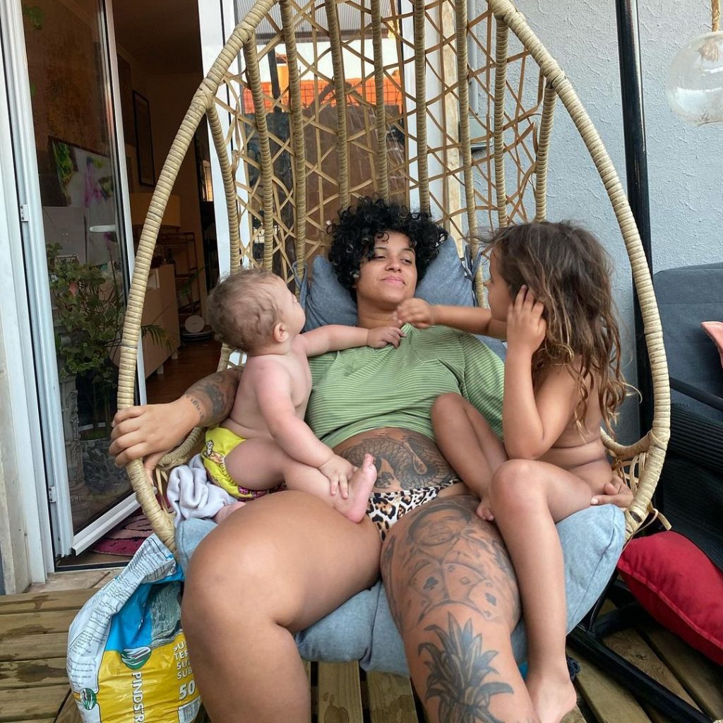 Blaya Rodrigues com os dois filhos