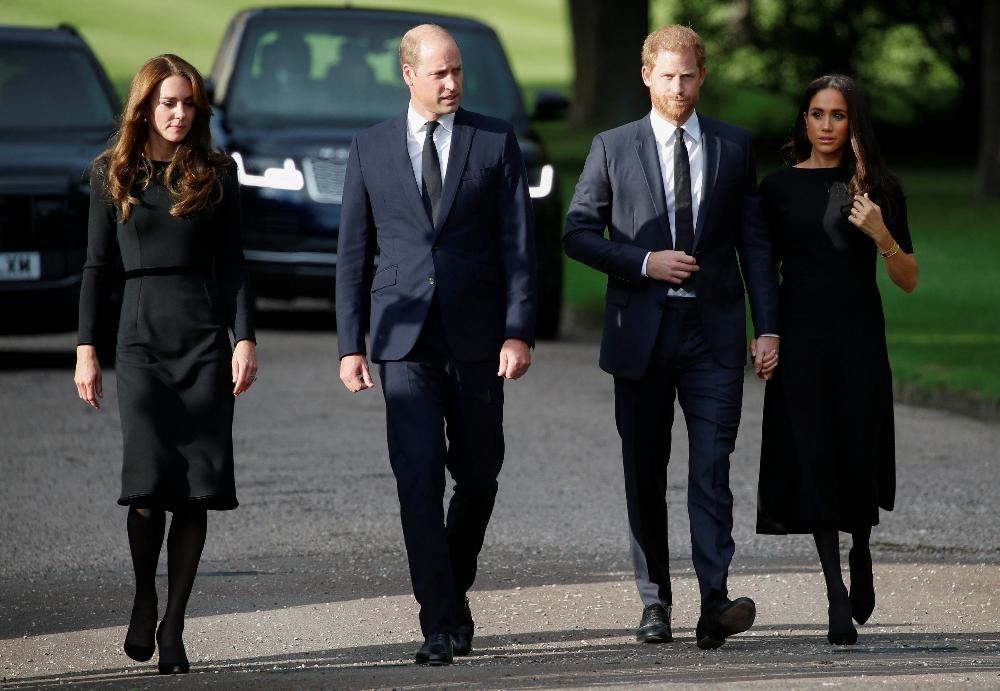 O 'quarteto fantástico' voltou a reunir-se. O príncipe William e Kate Middleton e o príncipe Harry e Meghan Markle prestaram homenagem à rainha Isabel II