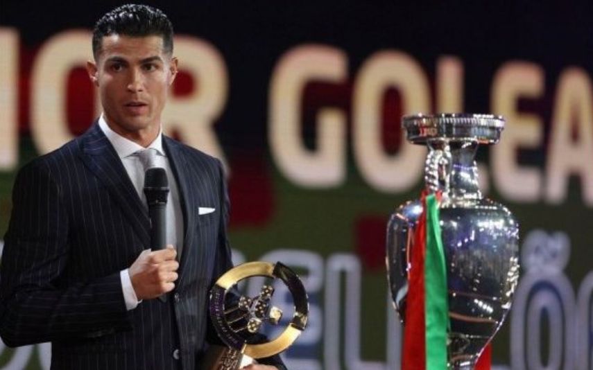 Cristiano Ronaldo marcou presença na gala Quinas de Ouro, no qual foi distinguido com o prémio de maior goleador de seleções. O craque português agradeceu e falou sobre o fim de carreira.