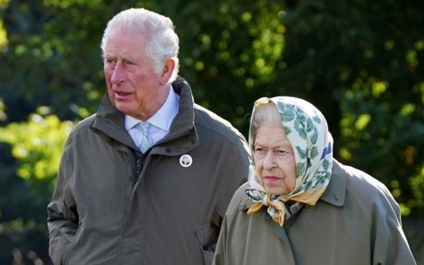 A Casa Real britânica divulgou uma mensagem amorosa da rainha Isabel II, dirigida ao filho mais velho, o rei Carlos III.