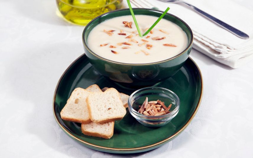 Com a chegada do outono, as sopas sabem sempre bem e a VIP tem a sugestão perfeita para si: Creme de Couve-flor.