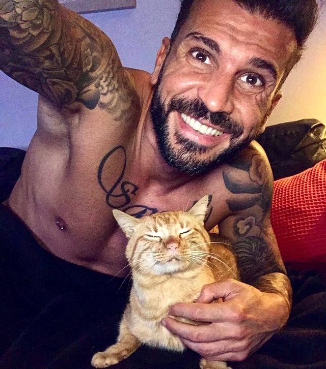 Bruno Savate com o gato Rocky