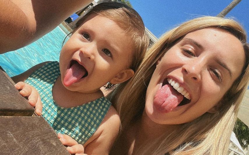 Helena Coelho atualizou o estado de saúde da filha Íris, de um ano, que foi hospitalizada por causa de uma estomatite aftosa.