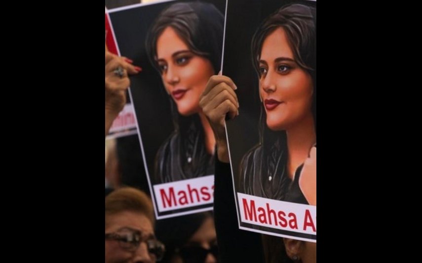 Fernanda Serrano cortou o cabelo como um grito de revolta por causa do chocante caso de Mahsa Amini. A jovem morreu após ser detida em Teerão por não usar corretamente o hijab. "Vergonha", afirma a atriz.