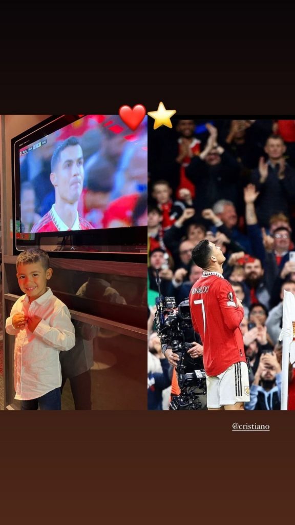 Cristiano Ronaldo regressou aos golos no jogo do Manchester United contra o Sheriff. O filho mais novo do craque, Mateo, copiou o festejo do pai.