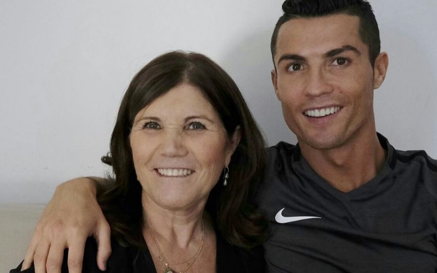 Tal mãe, tal filho! Depois de Cristiano Ronaldo, também Dolores Aveiro aderiu à dança viral do TikTok a "Desenrola, Bate e Joga de Ladinho”.