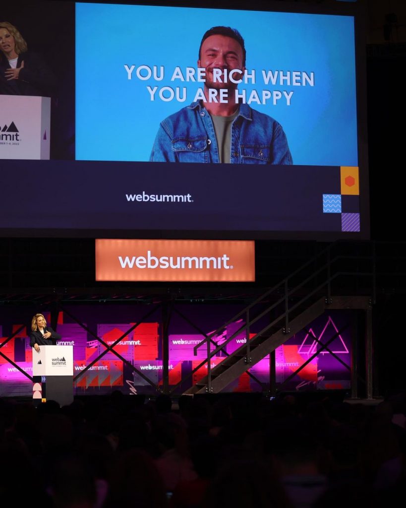 Cristina Ferreira arrasou como oradora da Web Summit, em Lisboa. E foi no palco do Altice Arena que anunciou o próximo destino: Brasil.