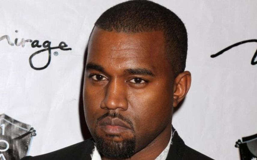 Kanye West fez um pedido de desculpas público à comunidade afro e à família de George Floyd, morto pela polícia sufocado por um joelho ao pescoço.
