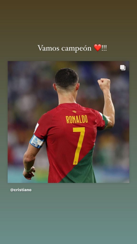 No primeiro jogo de Portugal no Campeonato do Mundo, Cristiano Ronaldo não conteve a emoção. As irmãs e a companheira deixaram-lhe mensagens de apoio.