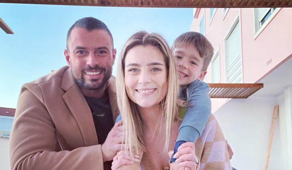 Carolina Pinto e Marco Costa estão prestes a serem pais da pequena Maria Emília e trocaram declarações de amor em público.