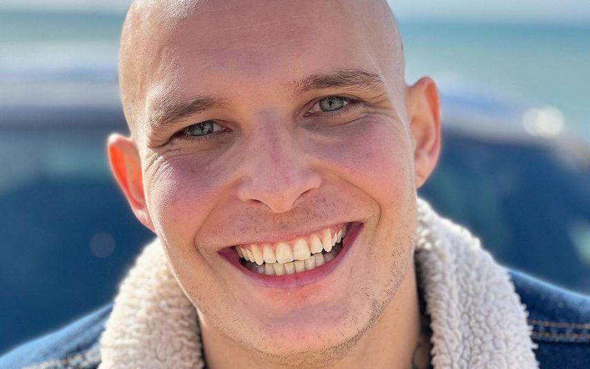 Ator João Lamoza, que luta contra um cancro nos testículos, lamenta que haja a tendência de se mostrar que "está tudo bem" nas redes sociais.