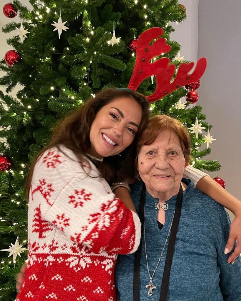Sofia Ribeiro celebra o natal com avó de 102 anos: "Somos 40 à mesa para celebrar a vida"