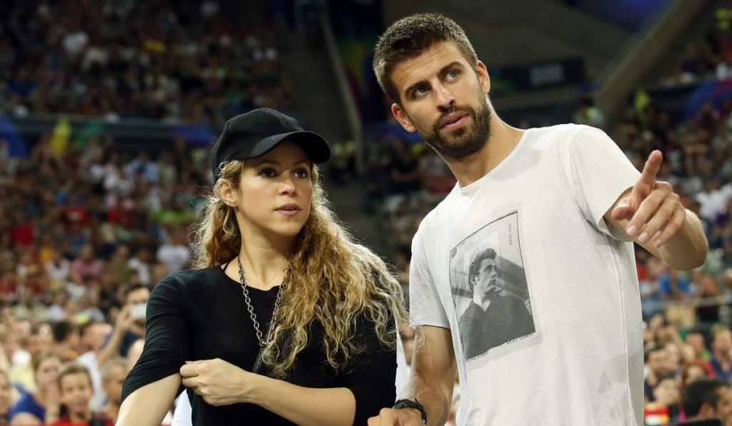 Shakira expôs a traição de Piqué na nova música. Contudo, é de realçar que a artista terá traído o ex, Antonio de La Rúa, com Piqué, também mais novo.
