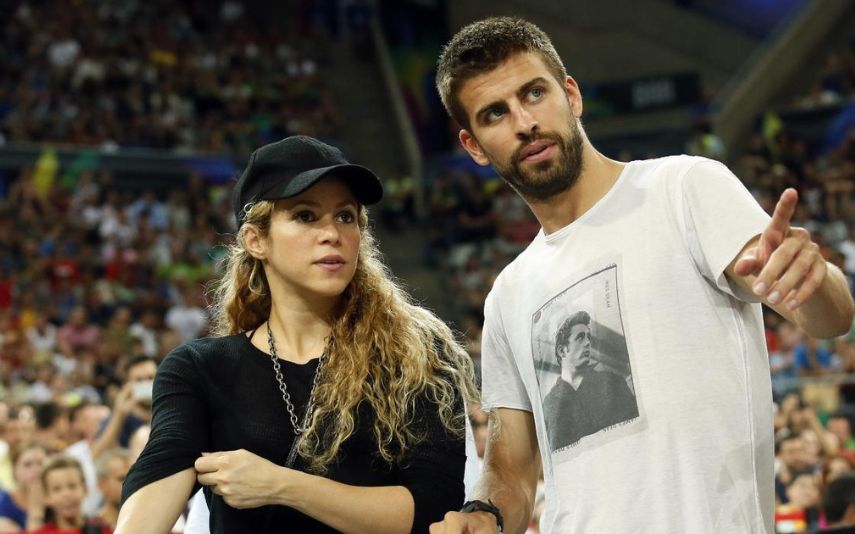 A alegada traição de Piqué a Shakira foi exposta numa música cantada pela própria. Contudo, o ex-futebolista também traiu Clara Chía com jovem advogada, com quem ainda manterá contacto.