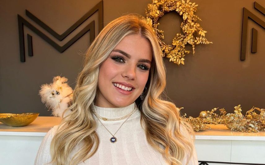 A sobrinha de Cristiano Ronaldo, Eleonor, filha de Elma Aveiro, está de parabéns. A jovem completa 18 anos e faz sucesso nas redes sociais.