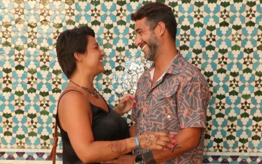 Bruno Santos e Ruth Oliveira, do programa 'Casados à Primeira Vista' (SIC), estão completamente rendidos à filha, Frederica, e mostram imagens ternurentas do primeiro banho.