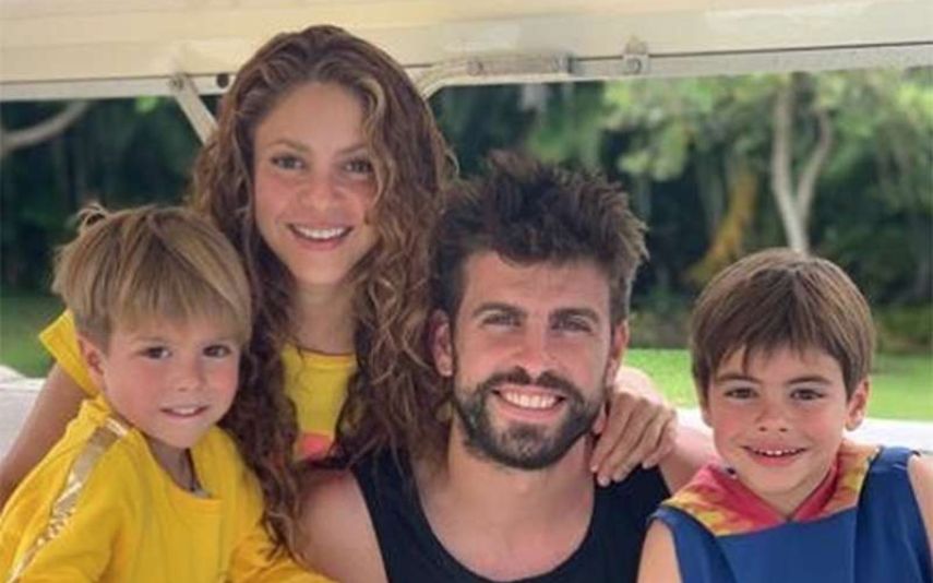 Piqué e Shakira com os filhos
