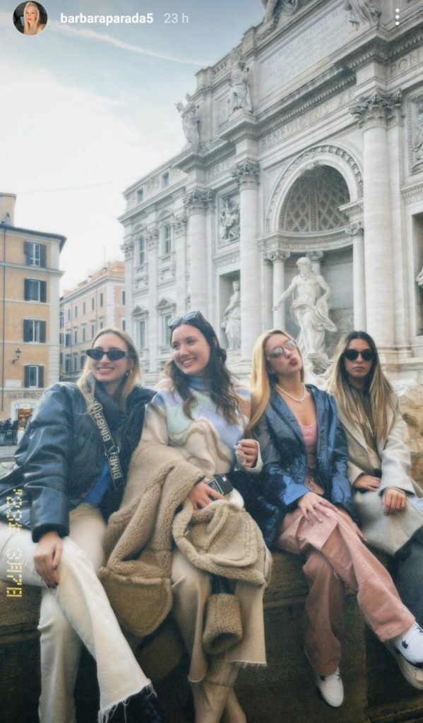 Bárbara Parada com as amigas em Roma