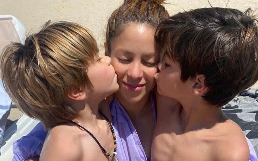 Shakira e os filhos Sasha e Milan