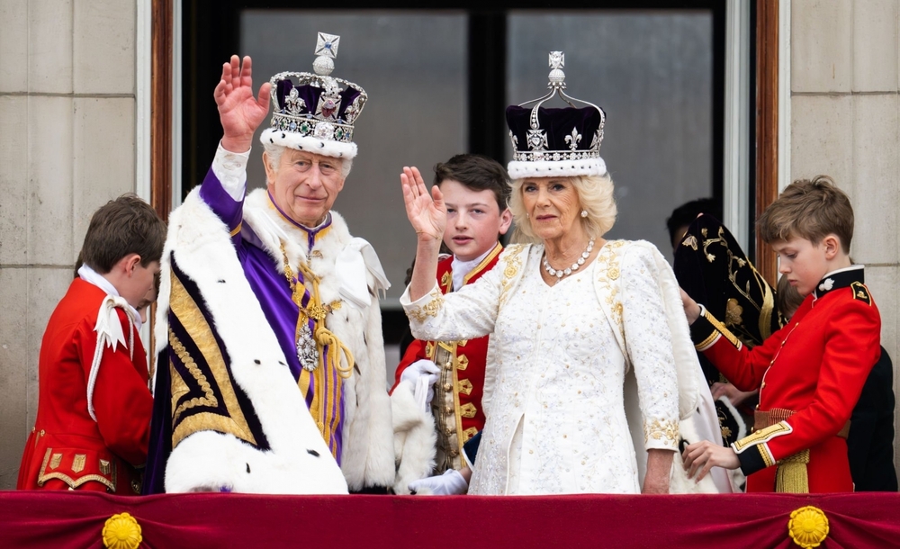 Leitura labial "trama" Rei Carlos III e Camilla